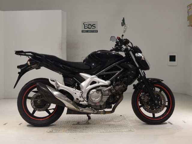 Suzuki GLADIUS SFV400 2011