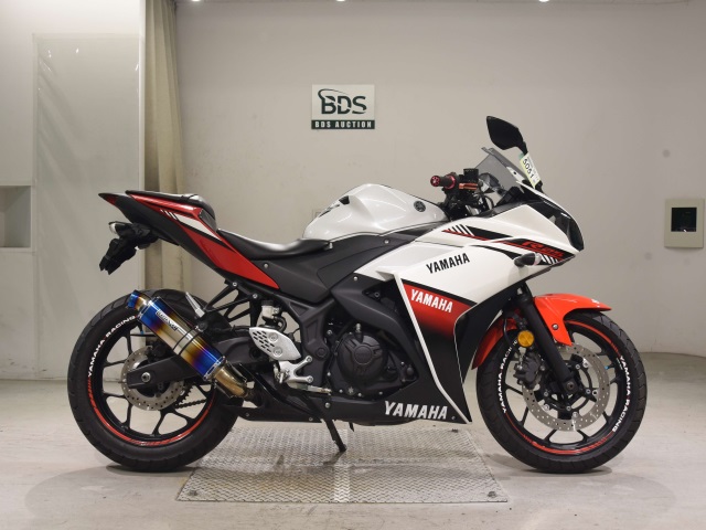 Yamaha YZF-R25 2016