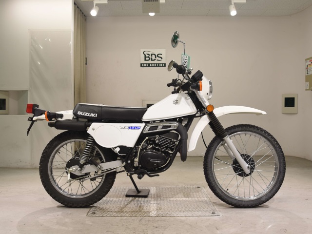 Suzuki TS185 2021