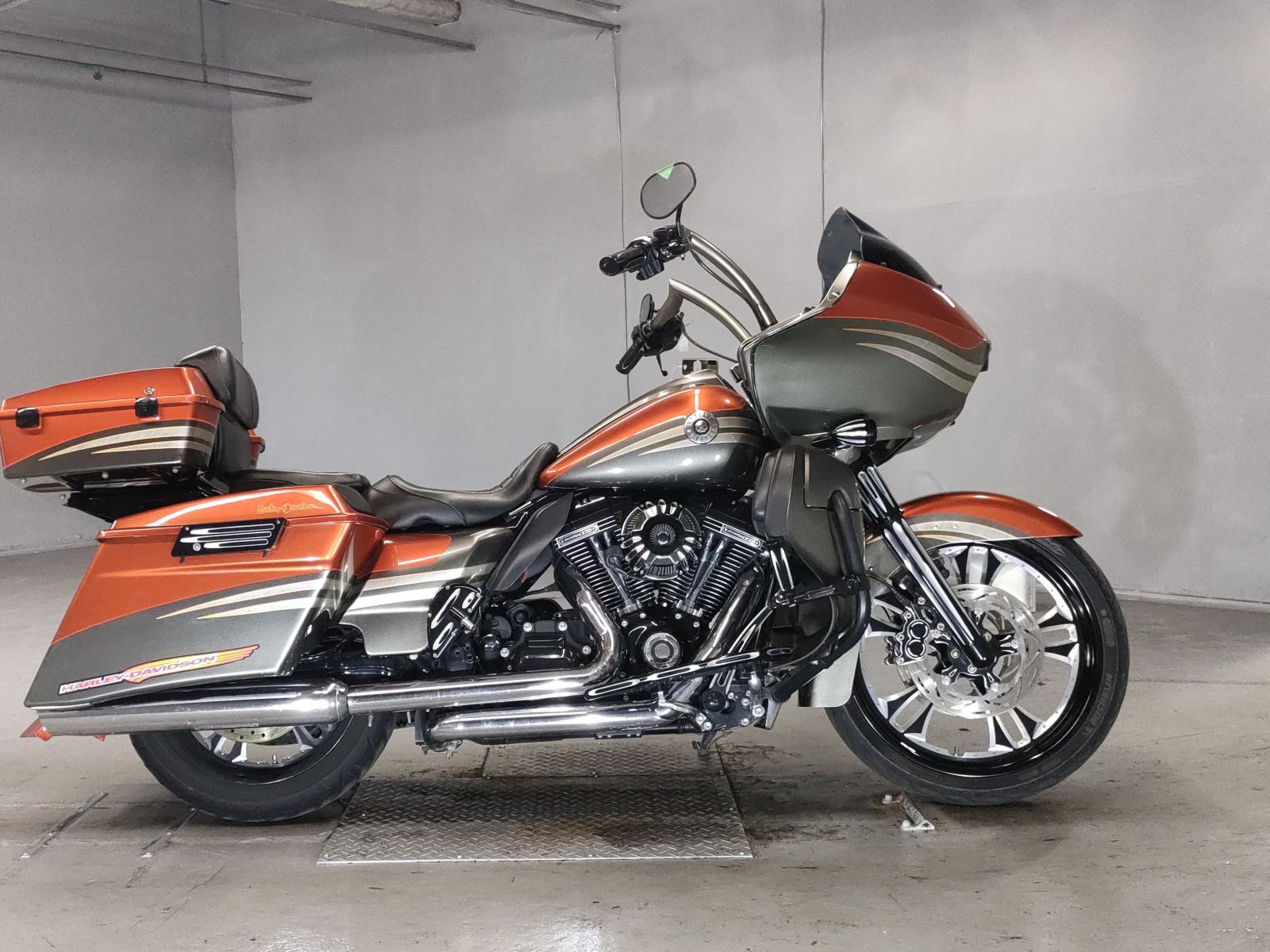 HD ROAD GLIDE FLTRXSE1800 2013