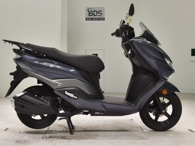Suzuki BURGMANｽﾄﾘｰﾄ125EX
