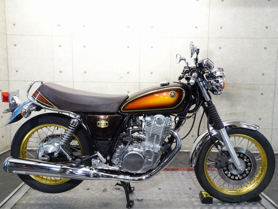 Yamaha SR400 2019