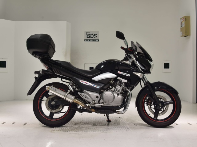 Suzuki GSR250