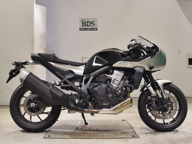 Honda HAWK11 2023