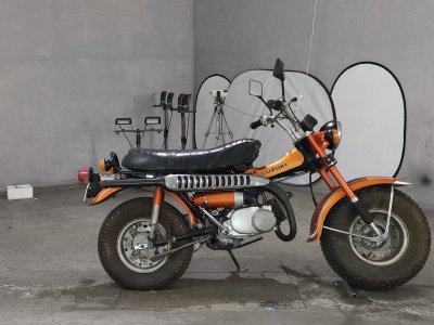 Suzuki VAN VAN90