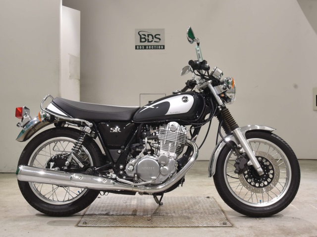 Yamaha SR400 2021