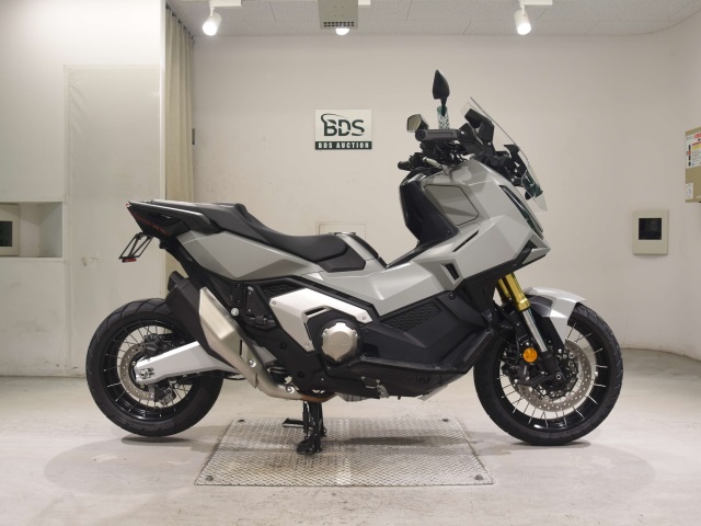 Honda X-ADV750 2025