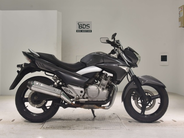 Suzuki GSR250