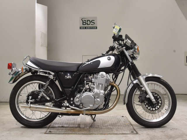 Yamaha SR400 2022