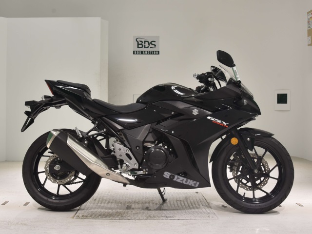 Suzuki GSX250R 2016
