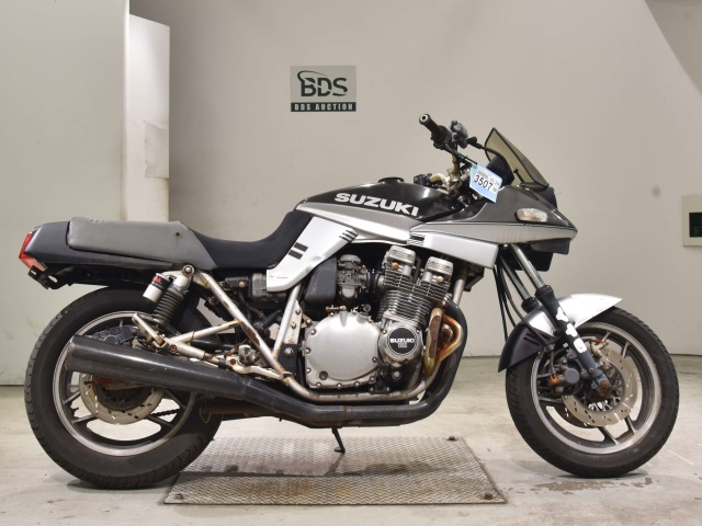 Suzuki GSX750S KATANA